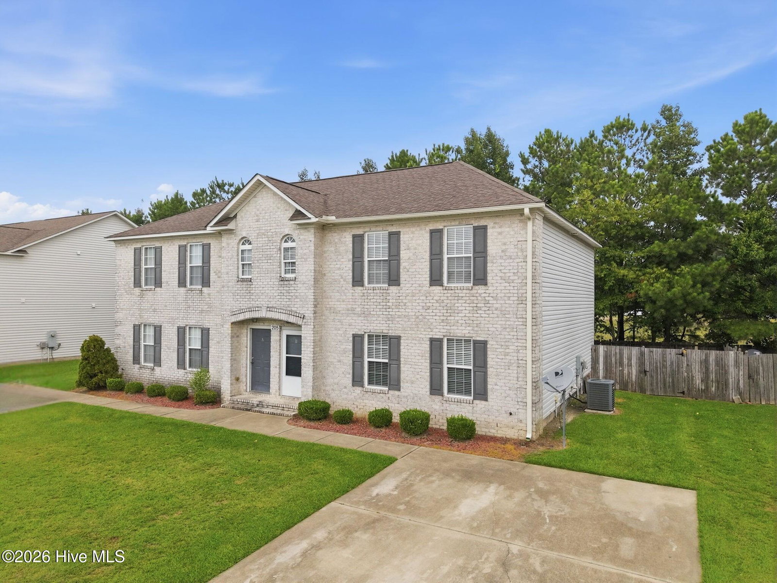 205 South Pointe Drive B, Winterville, NC 28590 — photo 2