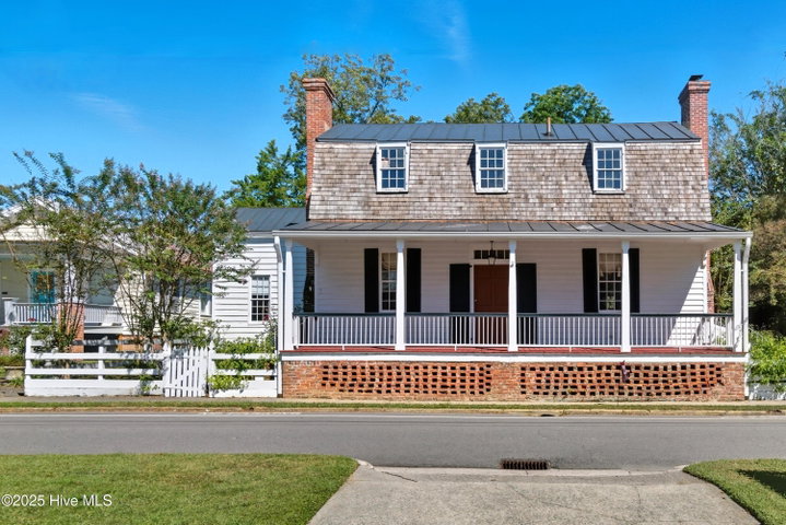 206 W Eden Street, Edenton, NC 27932 — photo 1