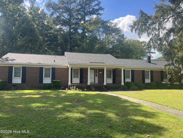 100 Churchside Drive, Greenville, NC 27858