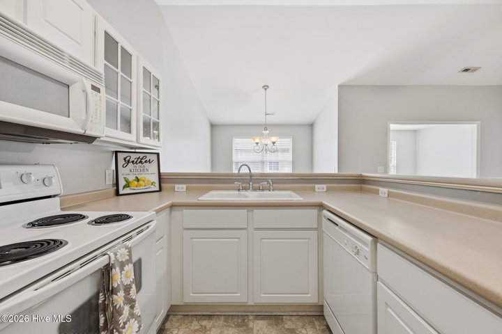2225 Locksley Woods Drive F, Greenville, NC 27858 — photo 12