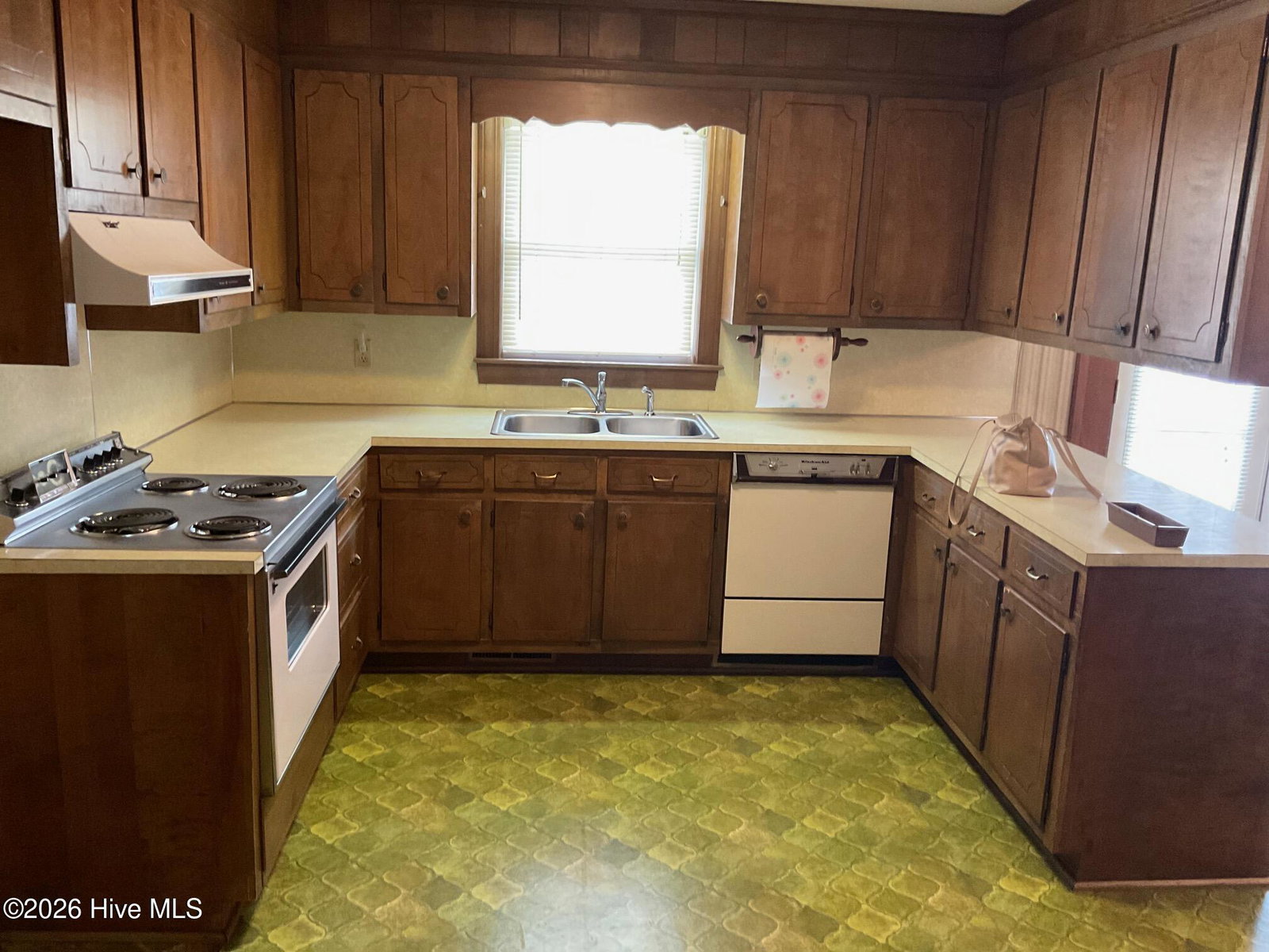 111 Belmont Drive, Greenville, NC 27858 — photo 5