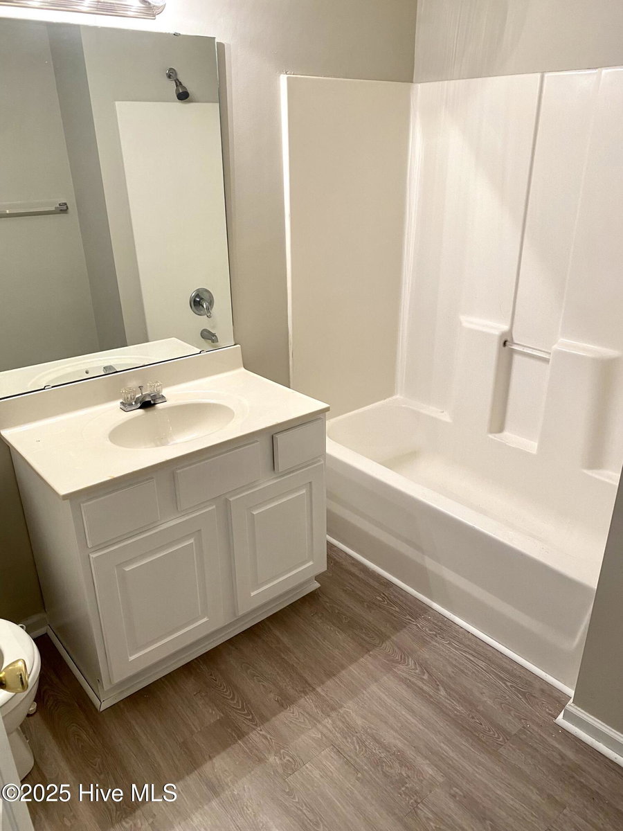 3001 Macgregor Downs Road 102, Greenville, NC 27834 — photo 2