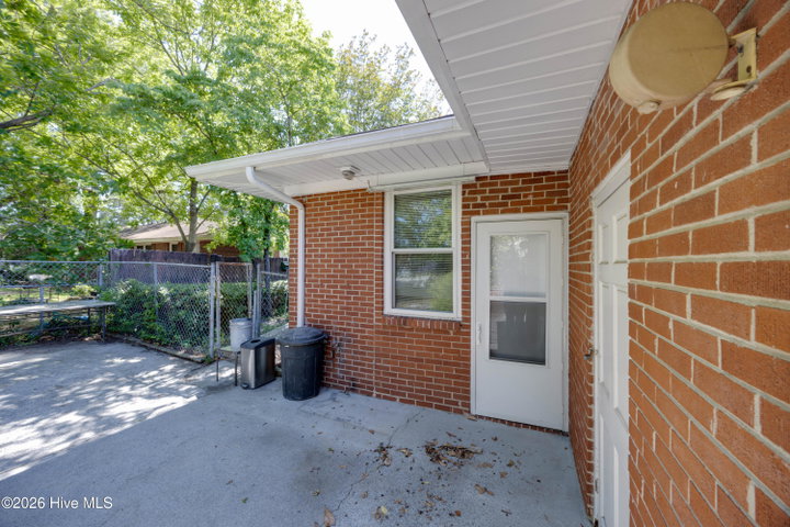 100 E Berkshire Road, Greenville, NC 27858 — photo 35