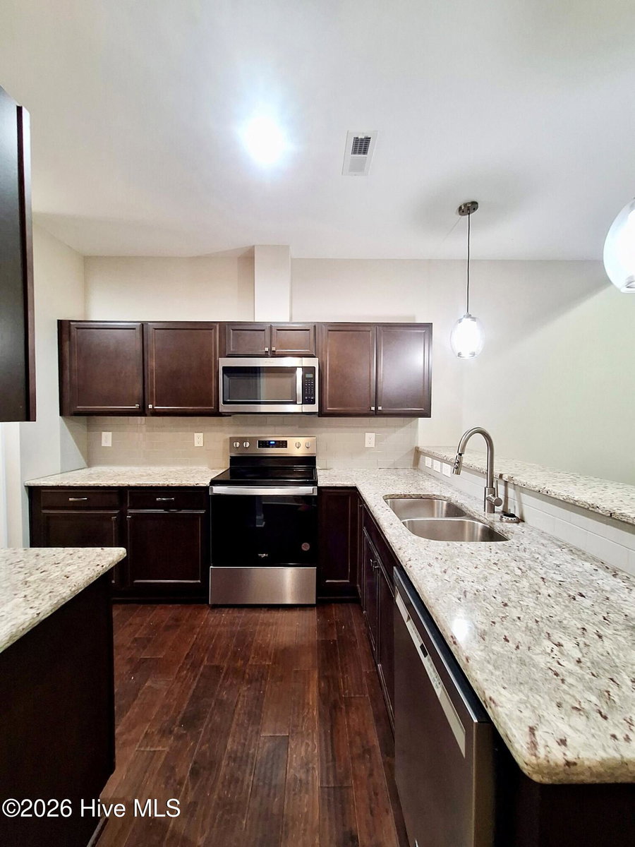 1807 Fox Den Way 5, Greenville, NC 27858 — photo 3