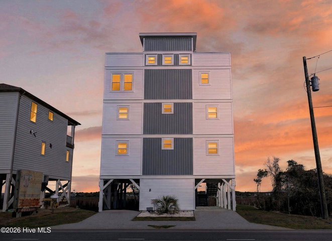 321 N New River Drive image