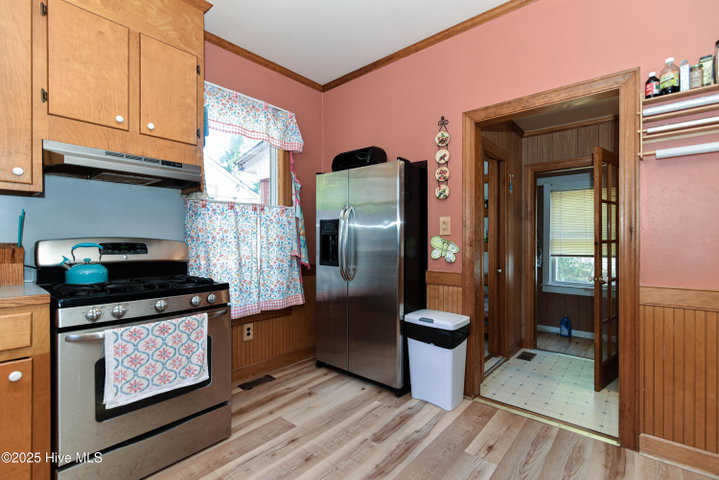606 W Colonial Avenue, Elizabeth City, NC 27909 — photo 12