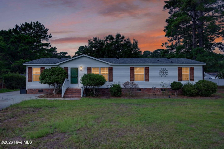 982 Waterview Lane SW image