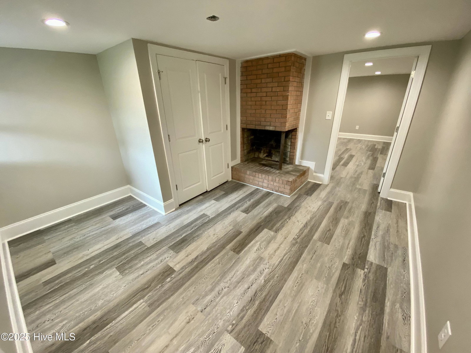 1910 E 9th Street, Greenville, NC 27858 — photo 2