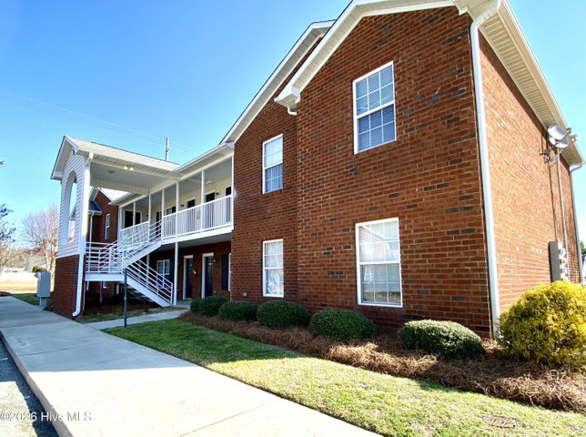 3001 Macgregor Downs Road 202, Greenville, NC 27834