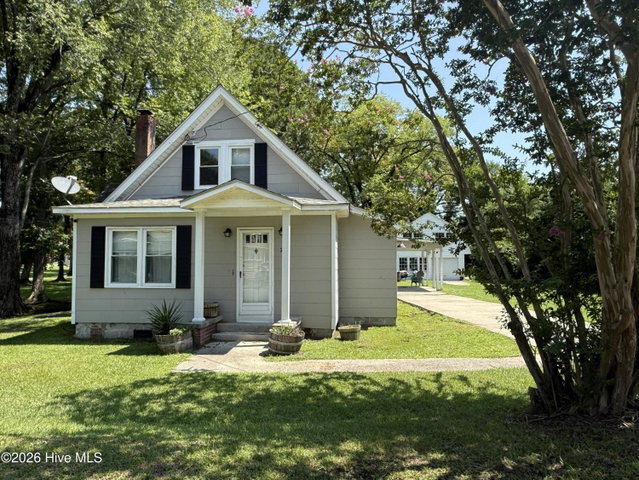 210 E Middle Street, Creswell, NC 27928