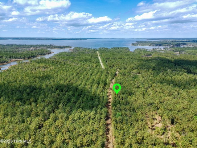 22 22 Sandy Point Road, Scranton, NC 27875