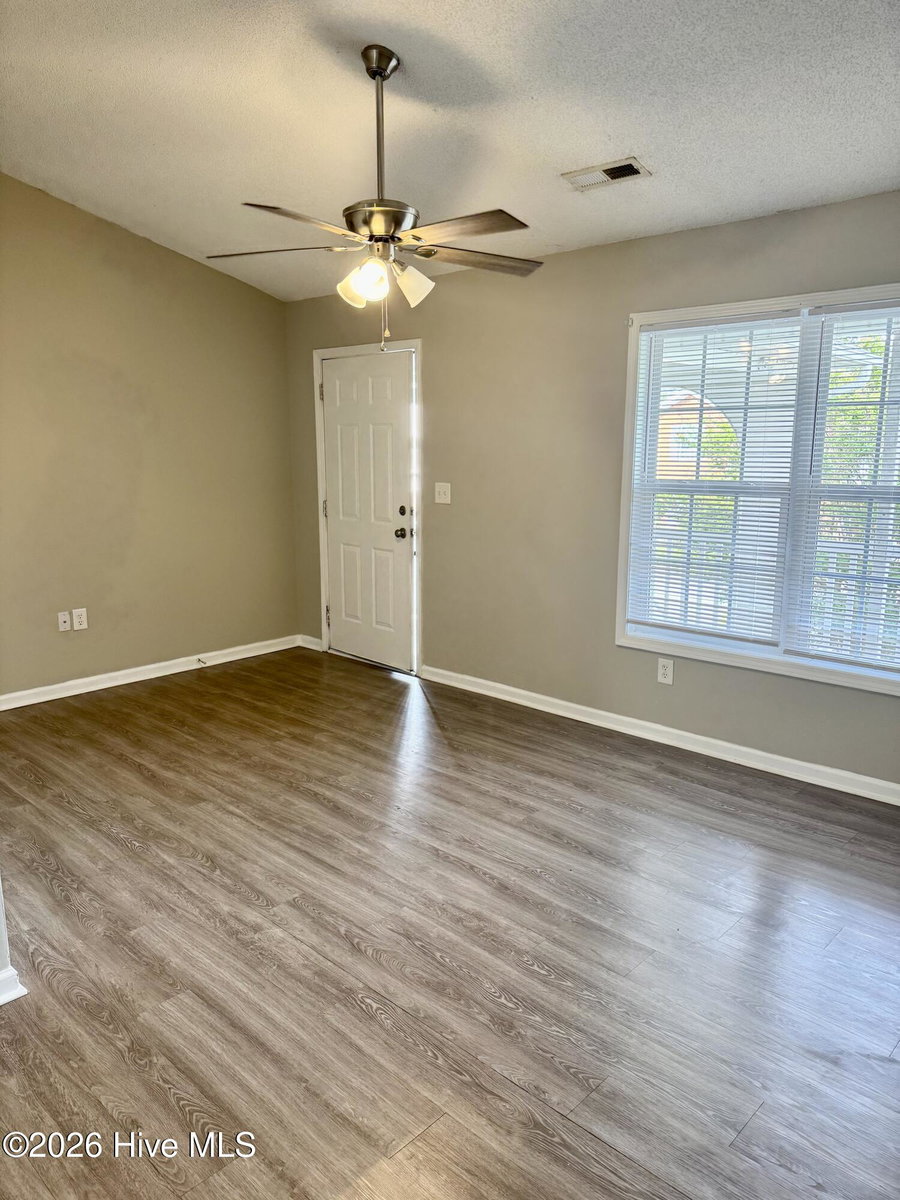 3001 Macgregor Downs Road 202, Greenville, NC 27834 — photo 2