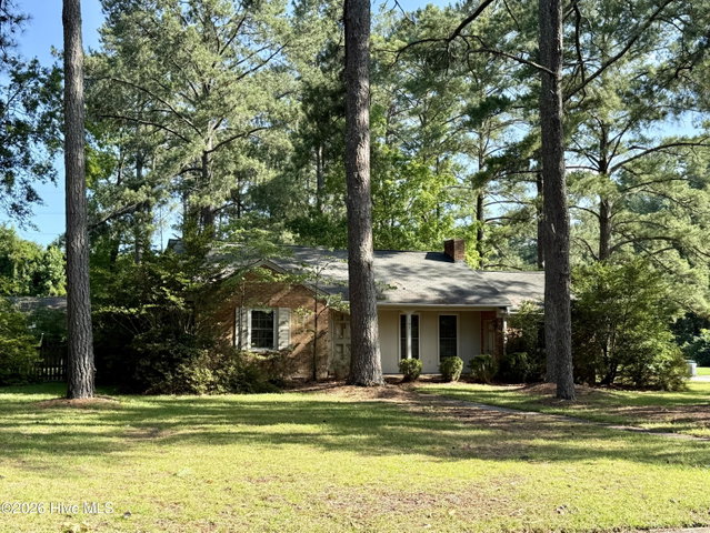 105 4th Street, Robersonville, NC 27871
