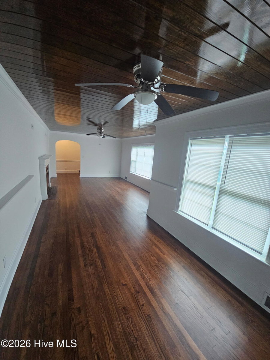 301 S Oak Street, Greenville, NC 27858 — photo 2