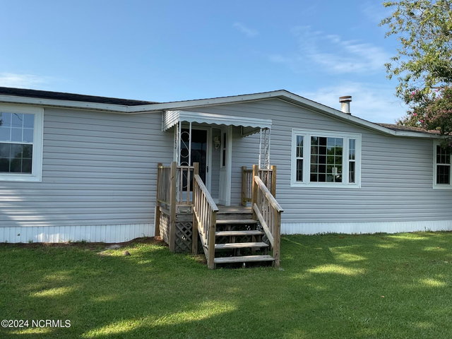 302 Laurie Ellis Road, Winterville, NC 28590