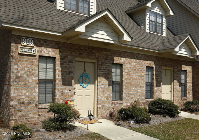 905 Allen Road D2, Greenville, NC 27834