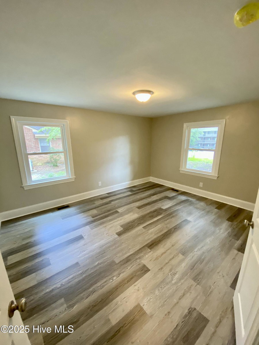 1910 E 9th Street, Greenville, NC 27858 — photo 5