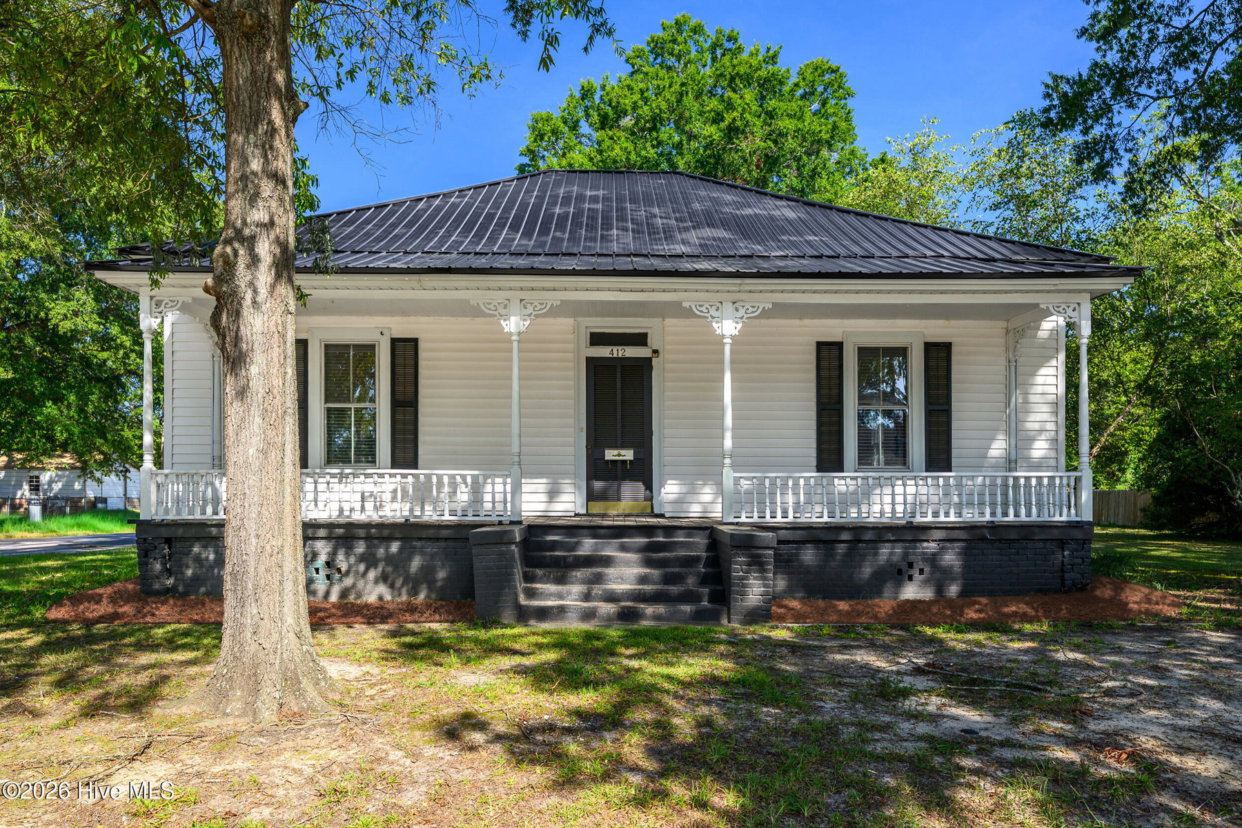412 W Walnut Street, Tarboro, NC 27886 — photo 2