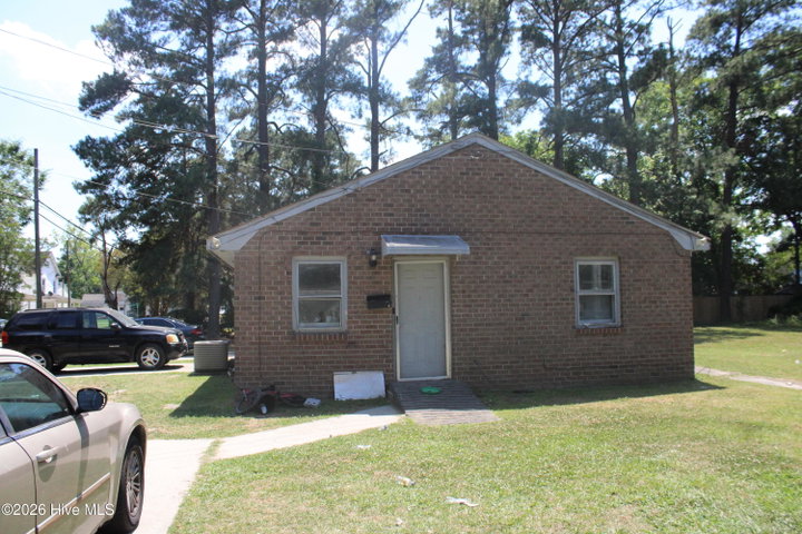 305 E Richard Street, Ahoskie, NC 27910 — photo 2
