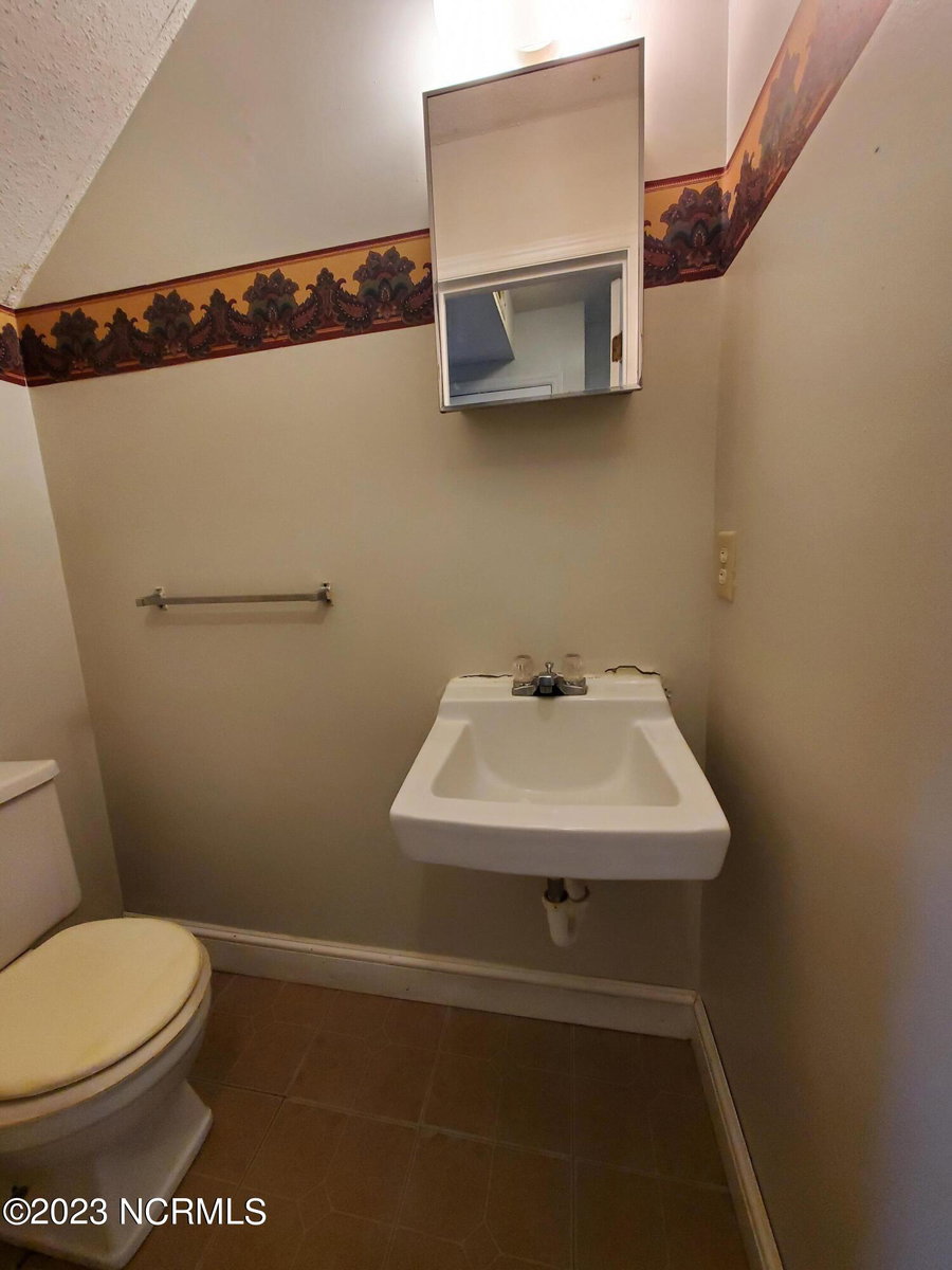 945 B'S Barbeque Road A, Greenville, NC 27834 — photo 3