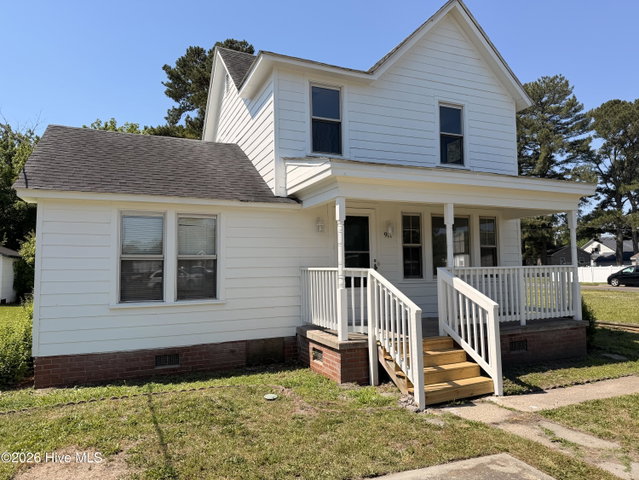 911 W Elizabeth Street, Elizabeth City, NC 27909