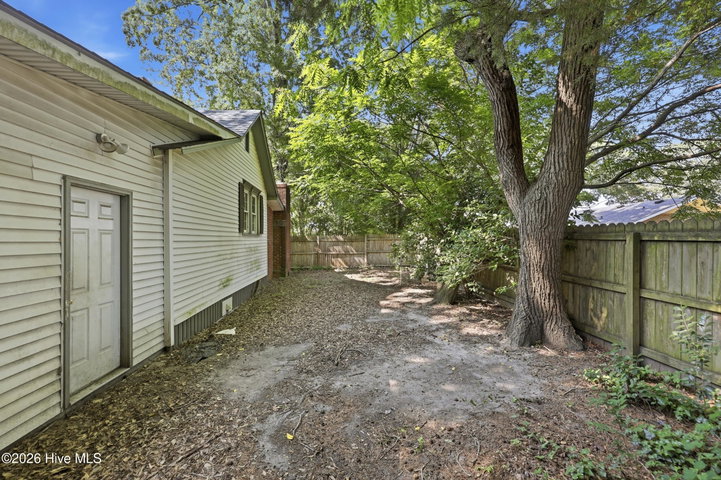 210 N Dyer Street, Elizabeth City, NC 27909 — photo 32