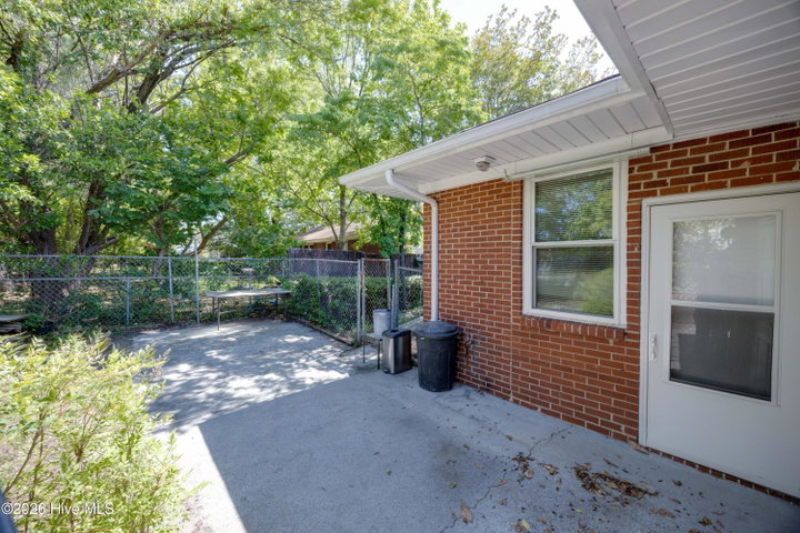 100 E Berkshire Road, Greenville, NC 27858 — photo 36