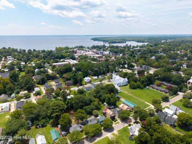 132 E Albemarle Street, Edenton, NC 27932 — photo 32
