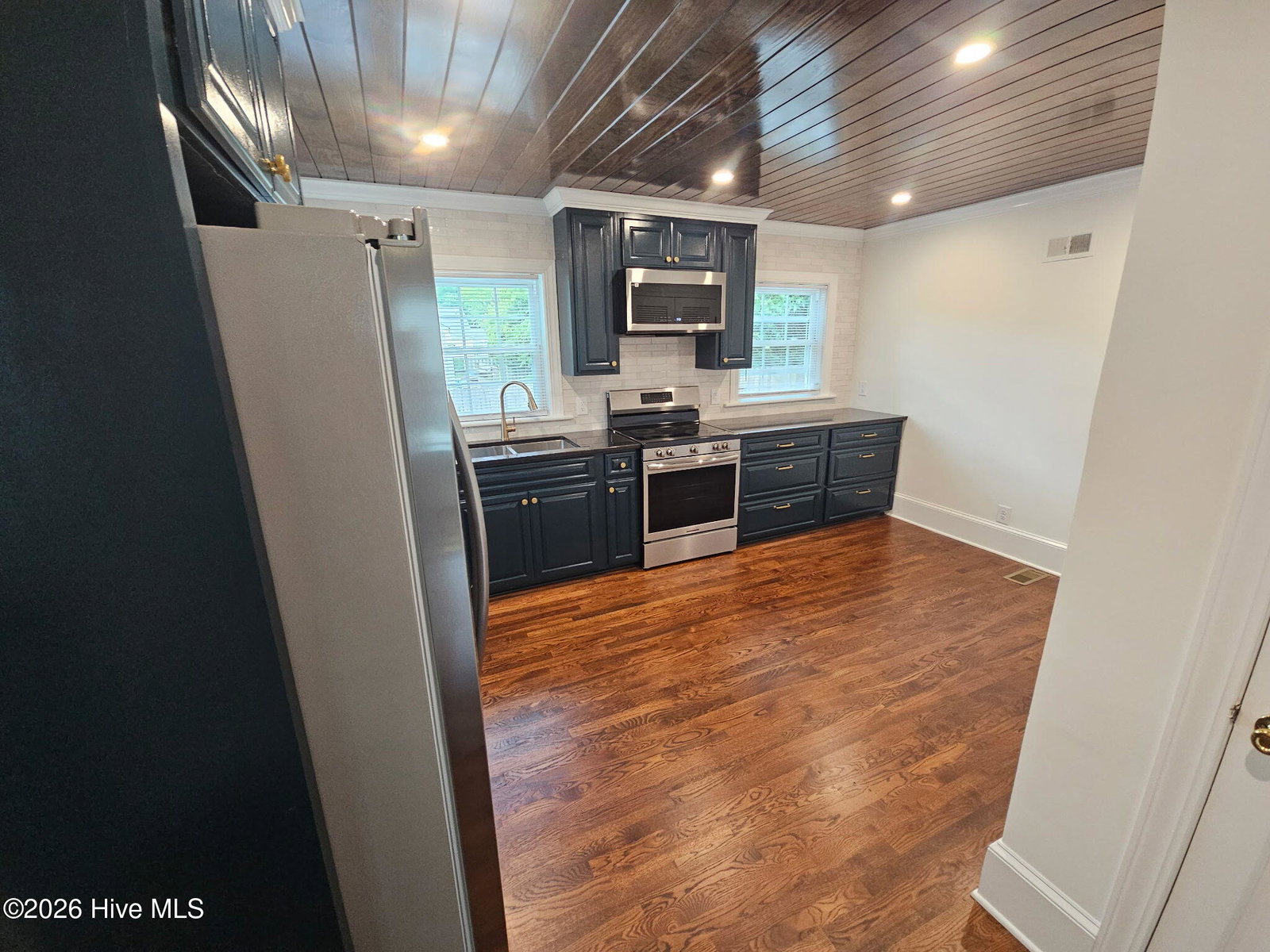 301 S Oak Street, Greenville, NC 27858 — photo 5