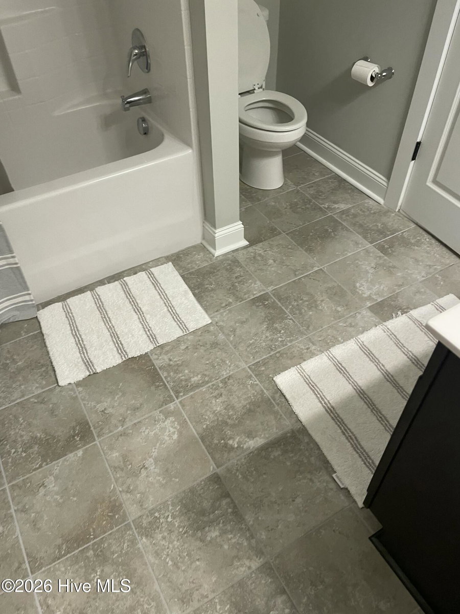 1823 Fox Den Way 2, Greenville, NC 27858 — photo 5