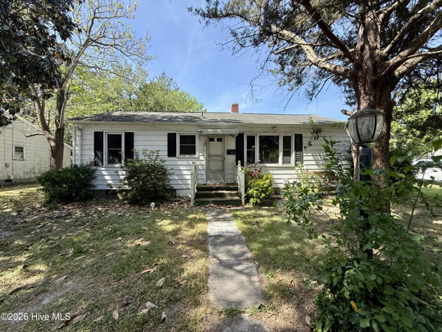 100 Plymouth Street, Williamston, NC 27892