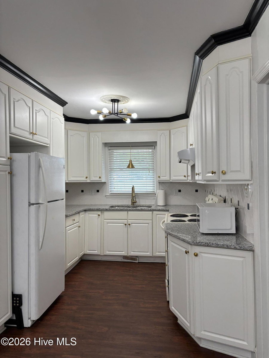 1202 W Howard Avenue, Tarboro, NC 27886 — photo 3