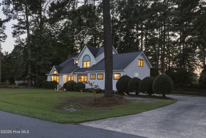 102 Bishop Drive, Winterville, NC 28590