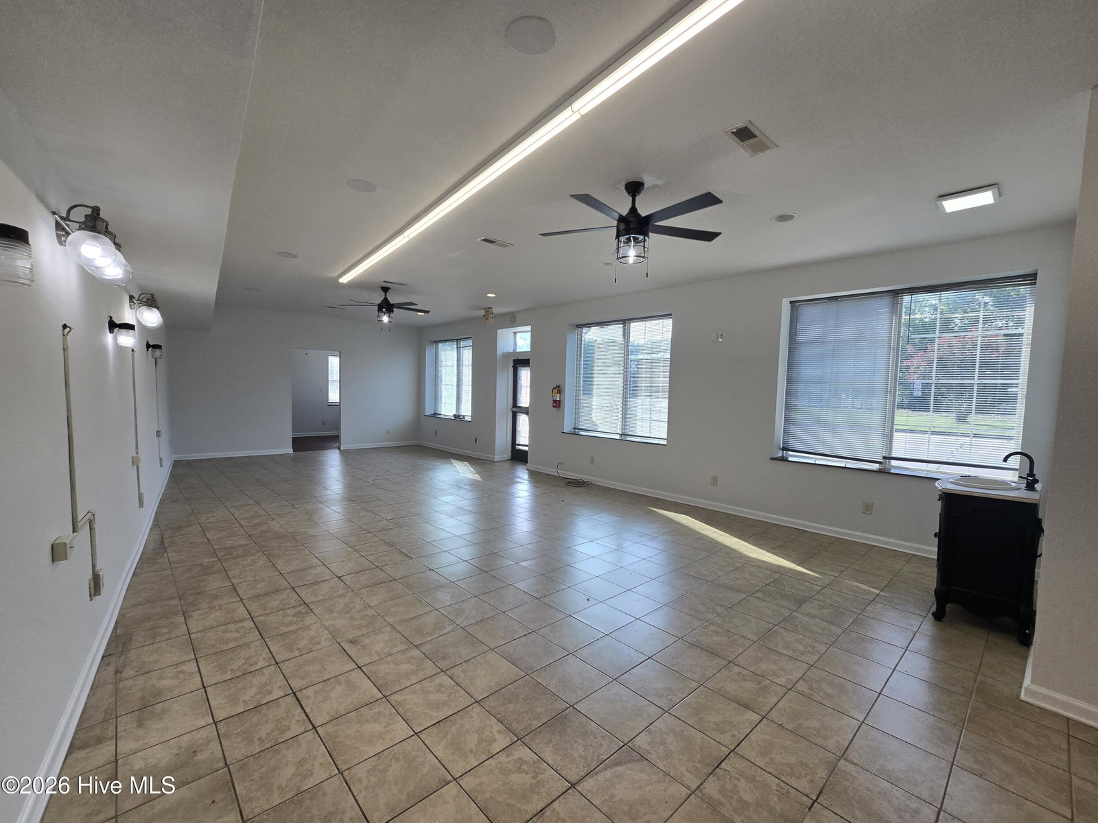 400 N Hughes Boulevard, Elizabeth City, NC 27909 — photo 2