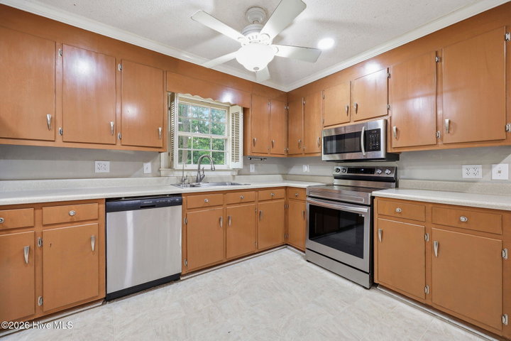 103 Greenwood Drive, Greenville, NC 27834 — photo 17