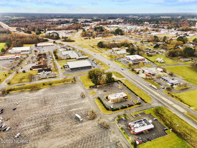 801 East Boulevard, Williamston, NC 27892 — photo 16