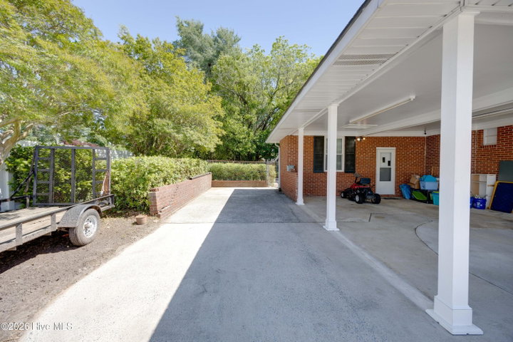 100 E Berkshire Road, Greenville, NC 27858 — photo 34