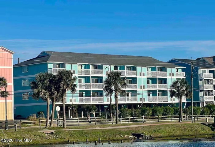 600 S Carolina Beach Avenue S 2f image