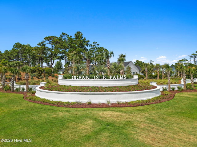 1531 18 St Lucia Drive SW image