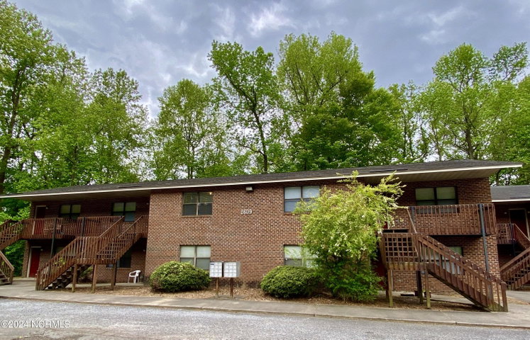 2609 Macgregor Downs Road 14, Greenville, NC 27834