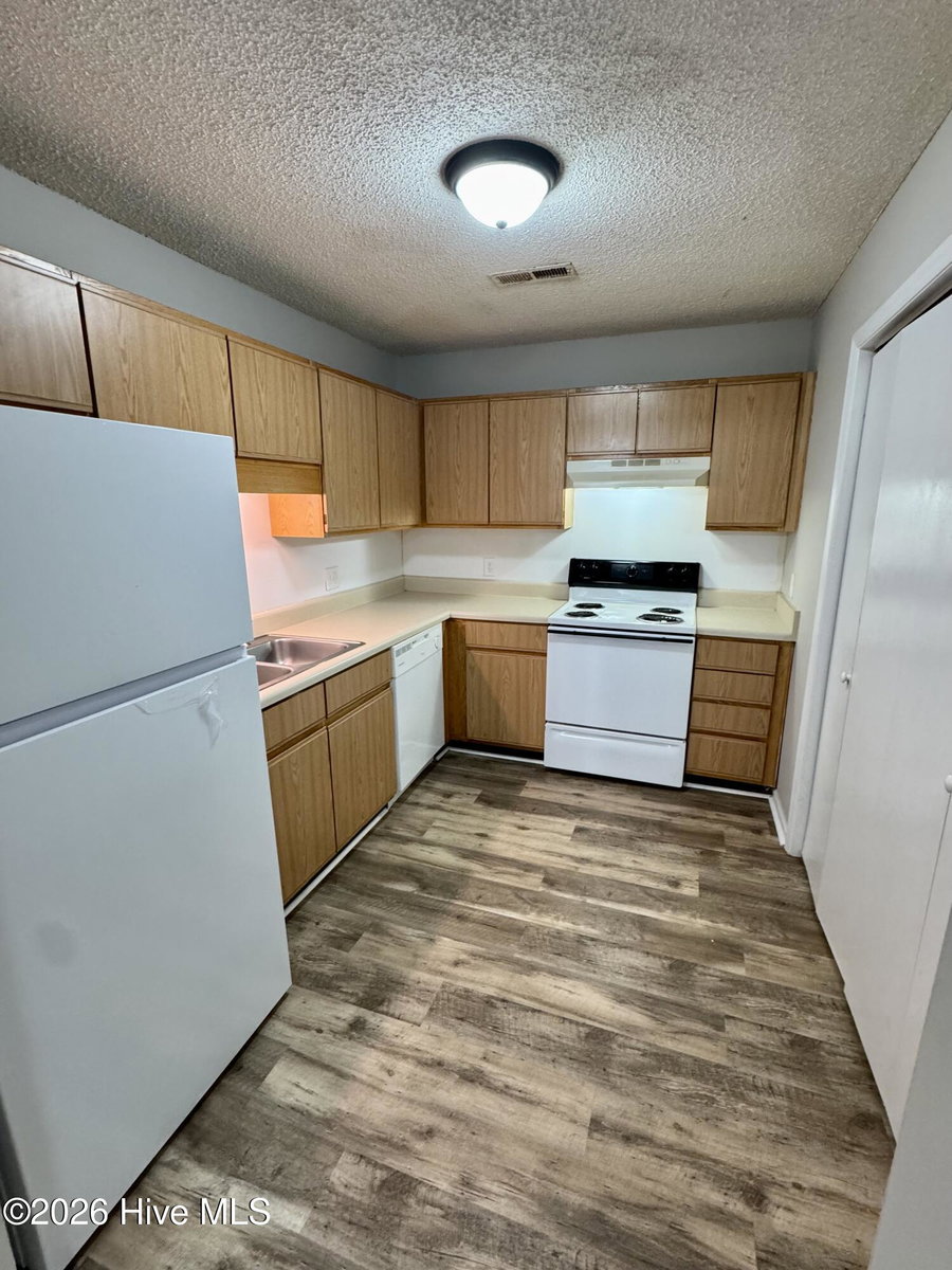 1399 Westpointe Drive 10, Greenville, NC 27834 — photo 5