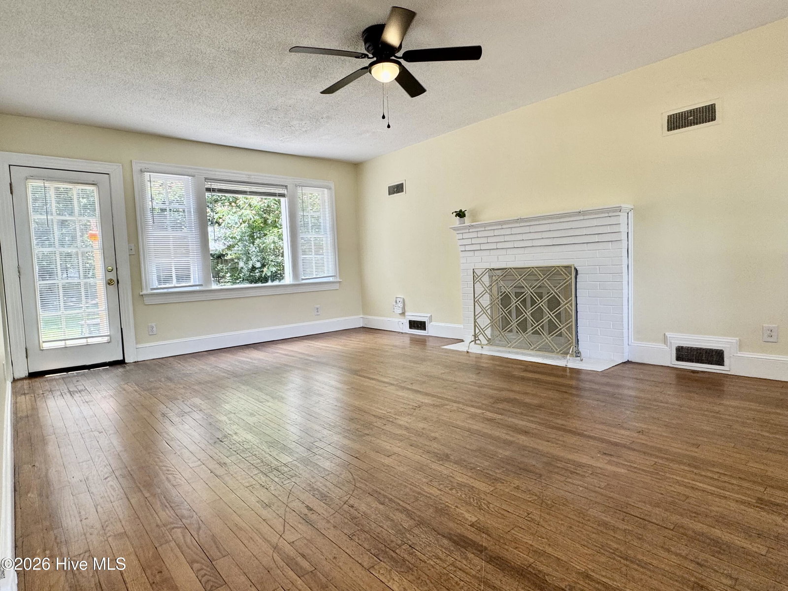 1912 E 4th Street, Greenville, NC 27858 — photo 2