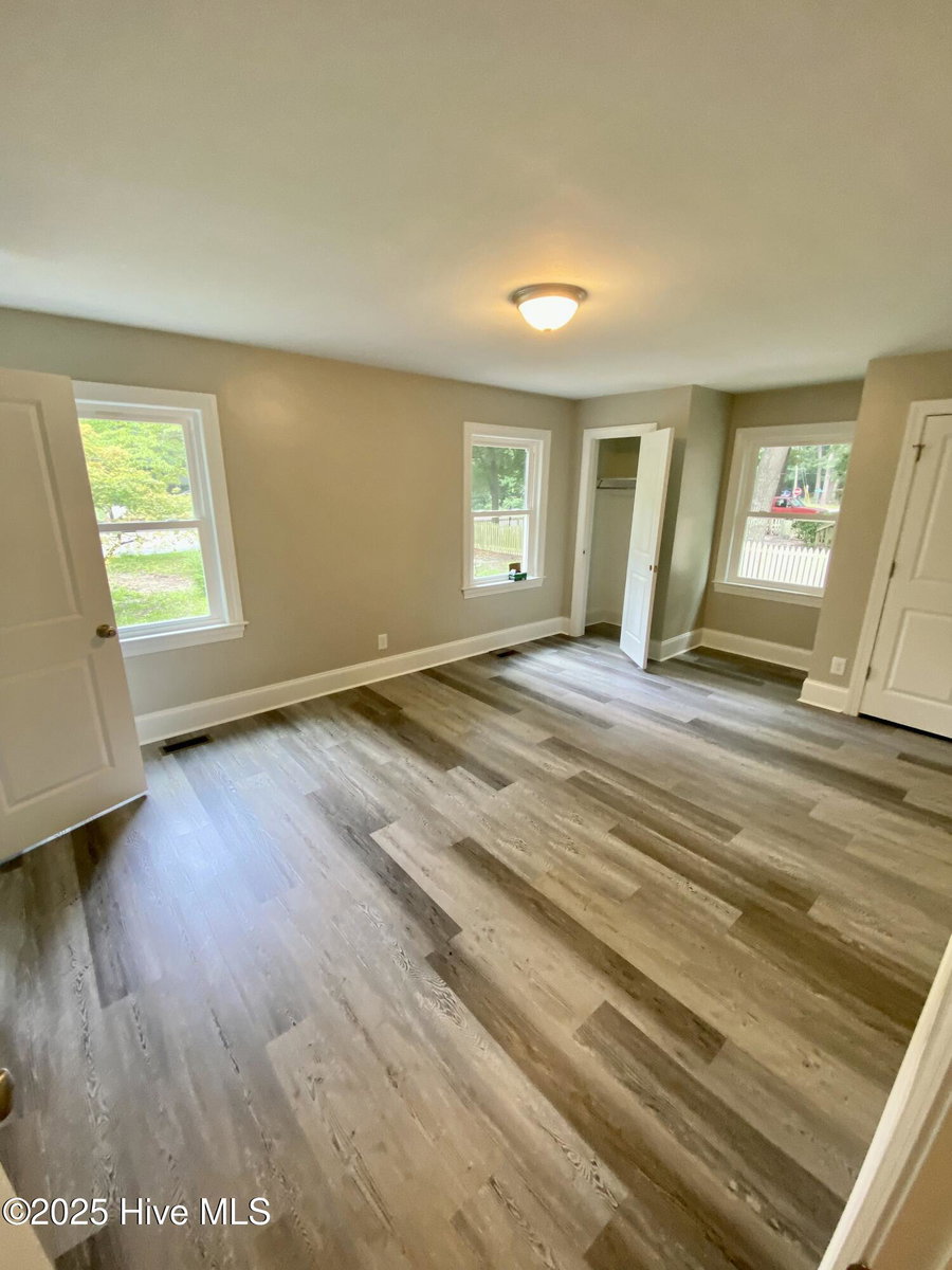 1910 E 9th Street, Greenville, NC 27858 — photo 4