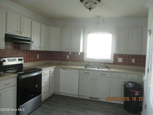 726 E Main Street, Winterville, NC 28590 — photo 10