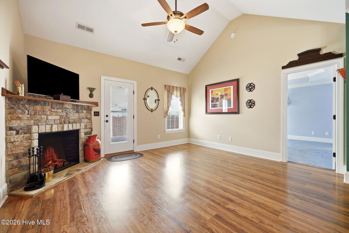 2012 Croyden Circle B, Greenville, NC 27834 — photo 25