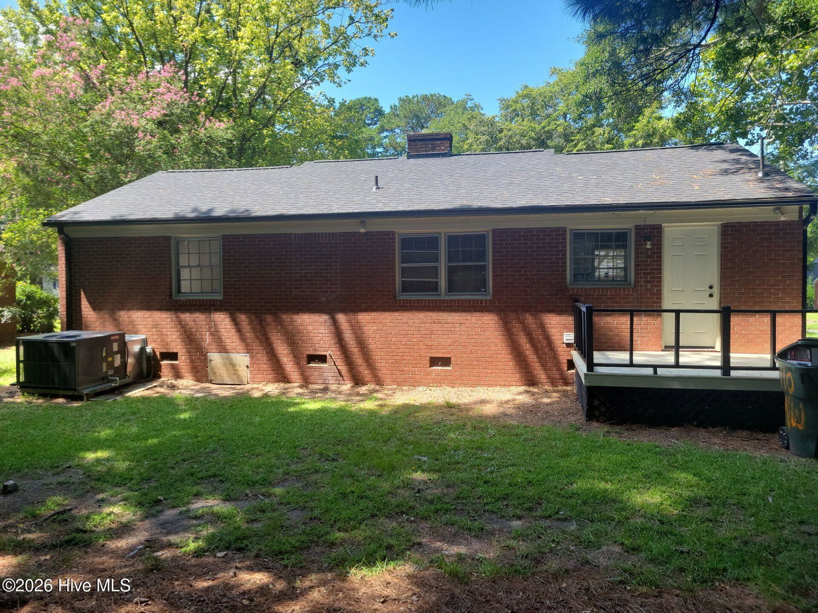 110 N Warren Street, Greenville, NC 27858 — photo 3