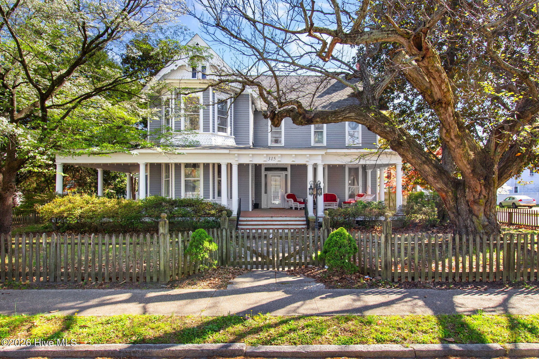 315 W Church Street, Elizabeth City, NC 27909 — photo 2