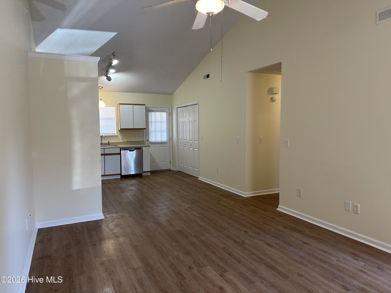 1811 Summerhaven Drive B, Greenville, NC 27858 — photo 2