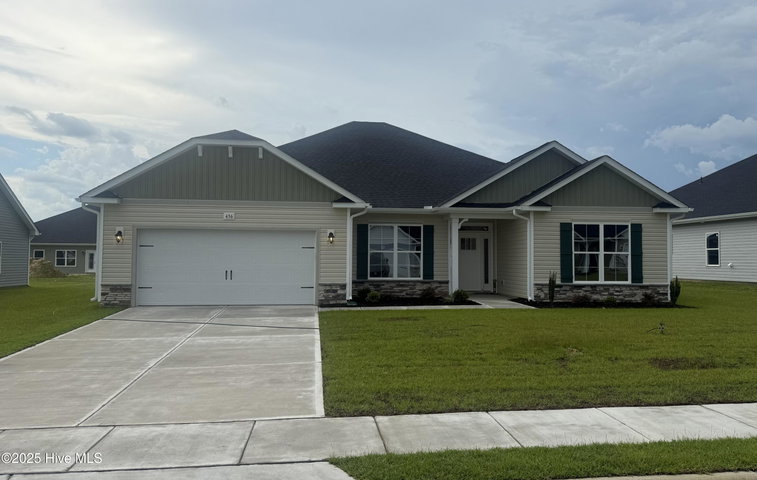 180 Seashore Street, Grimesland, NC 27837