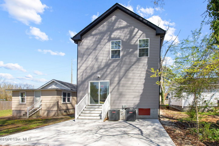 305 W Cypress Street, Elizabeth City, NC 27909 — photo 6